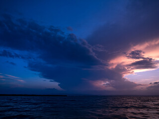 Puesta de sol en laq albufera de valencia