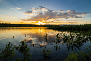 Pojezierze Olkuskie - Jezioro Bolesławskie o zachodzie słońca