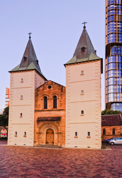 Parra Church Facade Vert