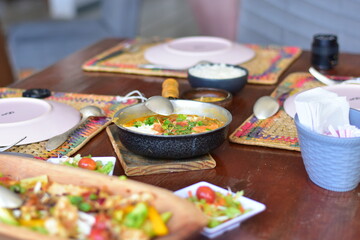 A culinária da França compreende uma grande variedade de pratos e de grande prestígio no mundo, principalmente no ocidente. A grande variedade de queijos, vinhos, carnes e doces é presente