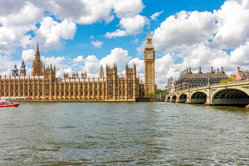 Fototapeta premium Big Ben with Houses of Parliament and Westminster bridge, London, UK