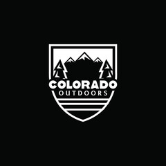 Obraz premium Bear logo emblem vector illustration silhouette for shirt or print stamp. Summer camp. Vector. Concept for shirt or patch, print, stamp. Vintage typography design with rv trailer