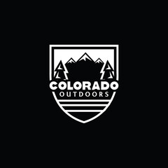 Obraz premium Bear logo emblem vector illustration silhouette for shirt or print stamp. Summer camp. Vector. Concept for shirt or patch, print, stamp. Vintage typography design with rv trailer