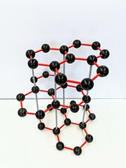 Obraz premium A model of a molecule is arranged on a table for presentation