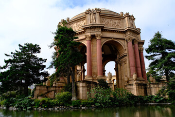 Fototapeta premium Palace of Fine Arts in San Francisco, California, USA. Monumental structure