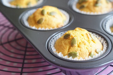 自宅で手作りしたかぼちゃのマフィン