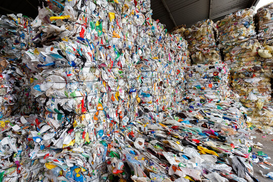 Trie de d&eacute;chets et ordures m&eacute;nag&egrave;res