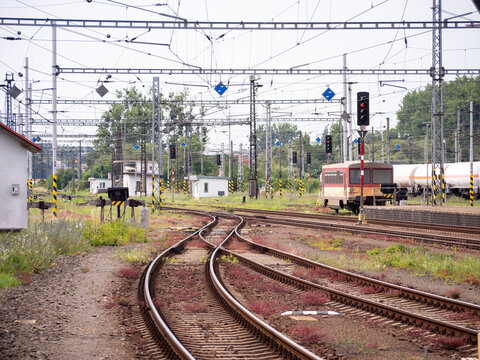 Railway tracks on the Slovak Railways and the Pre&scaron;ov railway station, which is the main railway station in the city of Pre&scaron;ov.