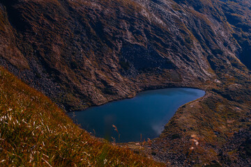 Obraz premium Amazing landscape with Brebeneskul lake , early morning in Carpathian mountains, Ukraine