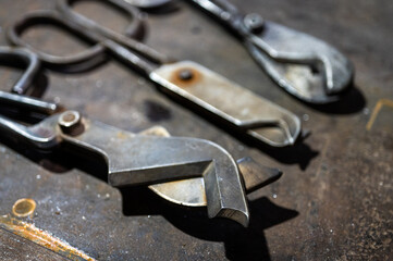devices and tools for processing glass, scissors, clamps