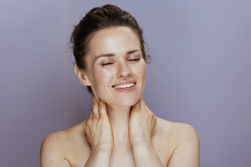 Obraz premium happy young woman on blue