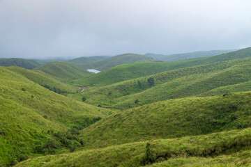 Obraz premium Landscape view of meghalaya in cherrapunji in India. The beautiful mountain of cherrapunji meghalaya state of India.