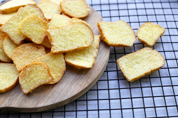 Crispy butter and sugar bread