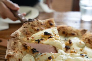 Delicious Gorgonzola pizza