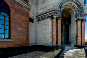 The entrance to the temple with marble columns.