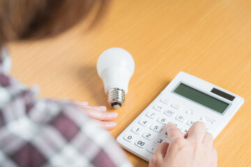 電気代を計算する人