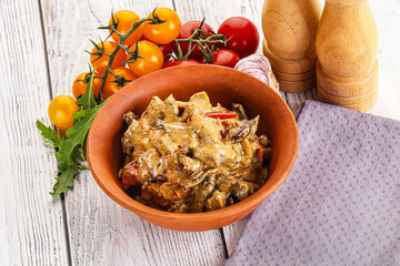 Roasted beef with cream sauce