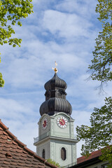Uhrturm der Schule am Gotzinger Platz in München Sendling