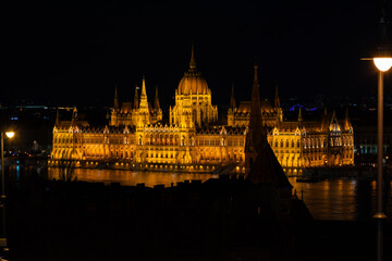 Obraz premium hungarian parliament at night