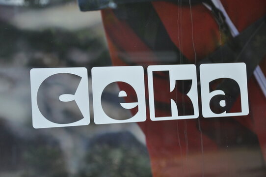 Ceka Kaufhaus #Logo und Firmenname au&szlig;en an der Gesch&auml;ftsstelle