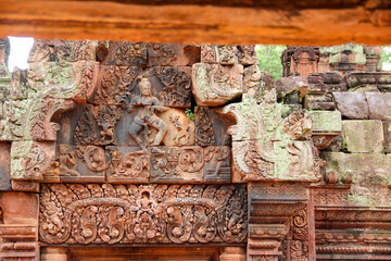 buddha statue in temple