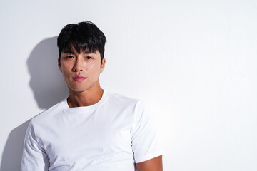 健康的なアジア男性の美容イメージ