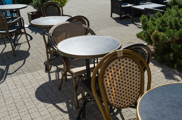 Street Restaurant Table, Empty Cafe Tables, Bistro Seat, Bar Terrace, Outdoor Restaurants, Cafeteria