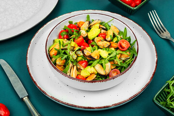 seafood mussels salad
