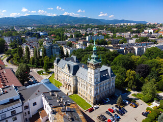 Bielsko-Biała, Neorenesansowy zabytkowy ratusz, zamek, pałac, Beskidy, góry Beskidzkie, Beskid Śląski, rynek, Ratusz