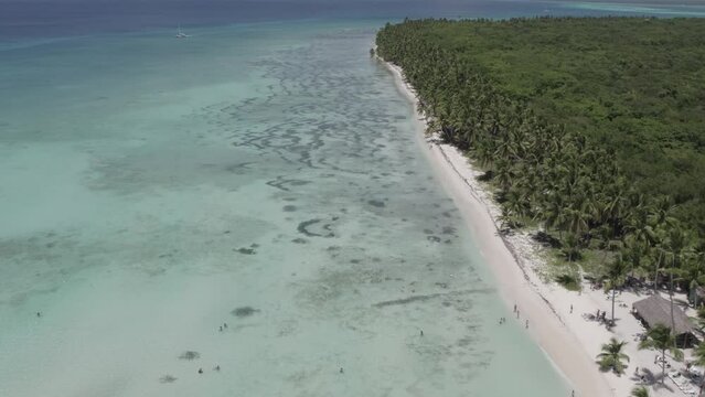 Vista aera de palya de la isla saona