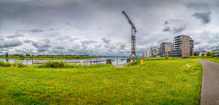 Schelde (River) and Boelwerfkraan - Crane and River Park