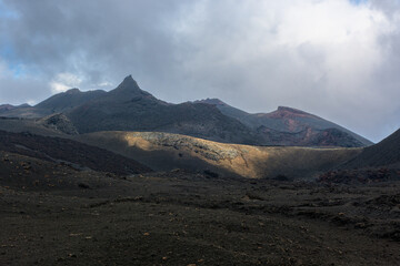 Paisaje volcánico desértico - Volcán Sierra Negra - Isla Isabela - Islas Galápagos - Ecuador