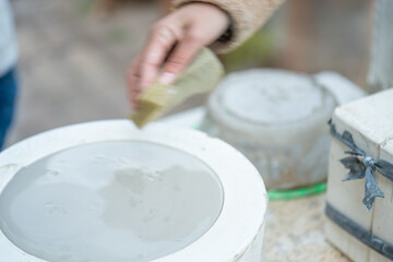 Creación de Piezas Únicas y Tradicionales en un Ambiente Creativo y Colaborativo