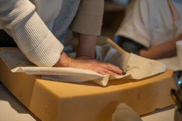 Creaci&oacute;n de Piezas &Uacute;nicas y Tradicionales en un Ambiente Creativo y Colaborativo