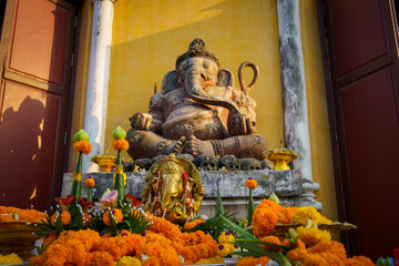Wat Nakhon Luang houses Ganesha sitting on a skull-headed throne, which is believed to be very sacred.