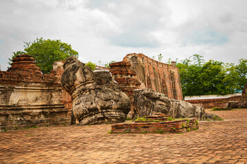 Wat Nakhon Luang houses Ganesha sitting on a skull-headed throne, which is believed to be very sacred.