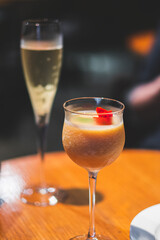 カクテルとシャンパン