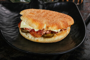 Doner with chicken and vegetables