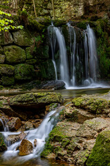 Wodospad Poidło to mniej znana sztucznie utworzona kaskada na potoku Wodopój, tuż przy Drodze Sudeckiej pod Świeradowem Zdrój. © Jarekfoto