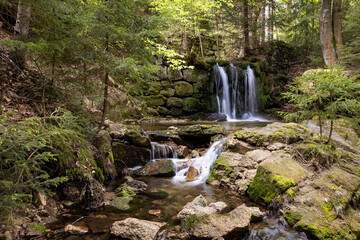 Wodospad Poidło to mniej znana sztucznie utworzona kaskada na potoku Wodopój, tuż przy Drodze Sudeckiej pod Świeradowem Zdrój. © Jarekfoto