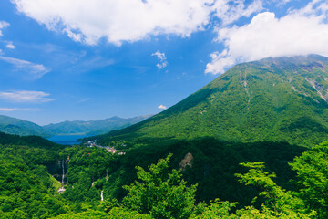 Obraz premium 日光の男体山と中禅寺湖