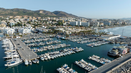 Puerto Marina en el municipio de Benalmádena a vista de dron, Andalucía