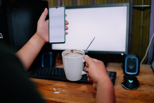 https://contributor.stock.adobe.com/en/uploads?limit=100&page=3