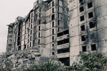 destroyed houses in a city lost in the war in Ukraine