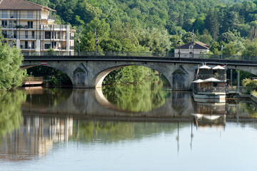 Obraz premium View of the river Isle near the French town of Perigueux