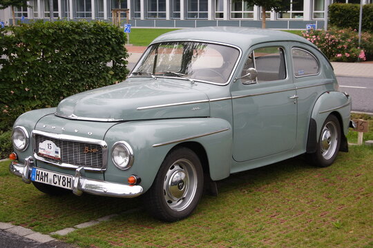Ein Oldtimer, Volvo Coup&eacute; B18 / 544, Bauj. 1962, beim Oldtimertreffen am Oberlandesgericht in Hamm,Nordrhein-Westfalen, am 24.08.2008.