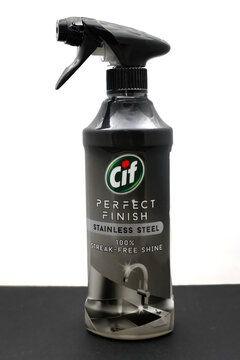 Flacon de nettoyant pour l inox de chez Cif