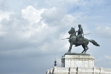 Obraz premium monument of king Naresuan the great Thai hero who restoring independence from Burma in Ayutthaya Thailand 