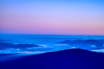 Amanecer en las montañas