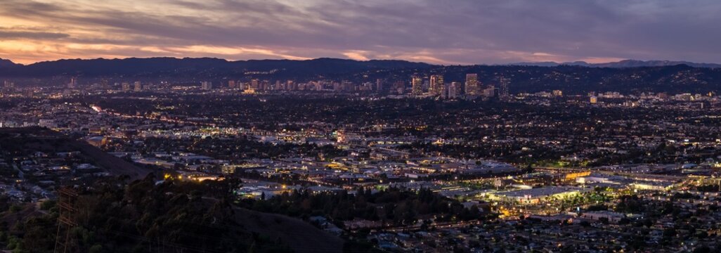 4K Ultra HD Aerial Panoramic Shot of Culver City from Baldwin Vista, Towards Beverly Hills and Hollywood
